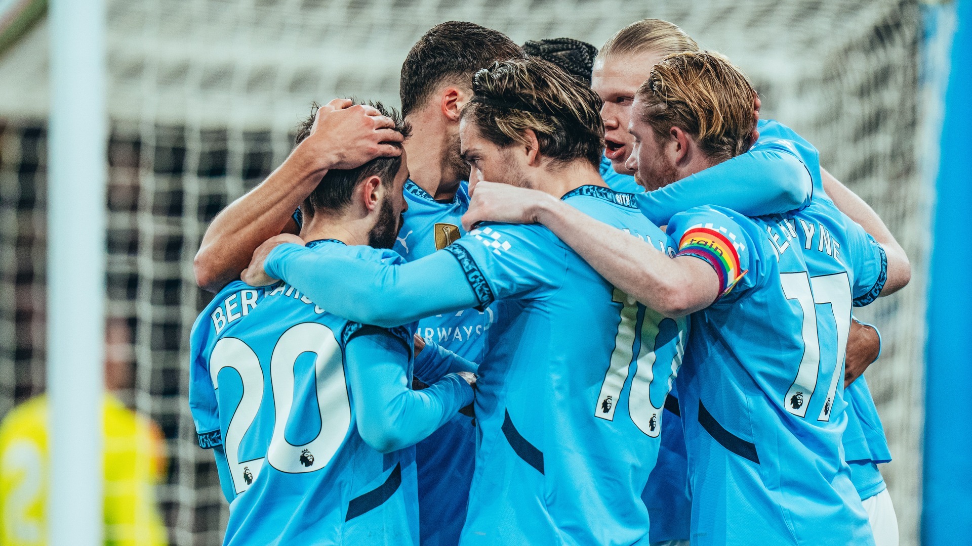 英超球队在转会市场上的操作引发关注