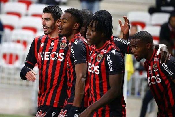 法甲战术多样化，精彩传球成主旋律，比赛引爆热情的简单介绍