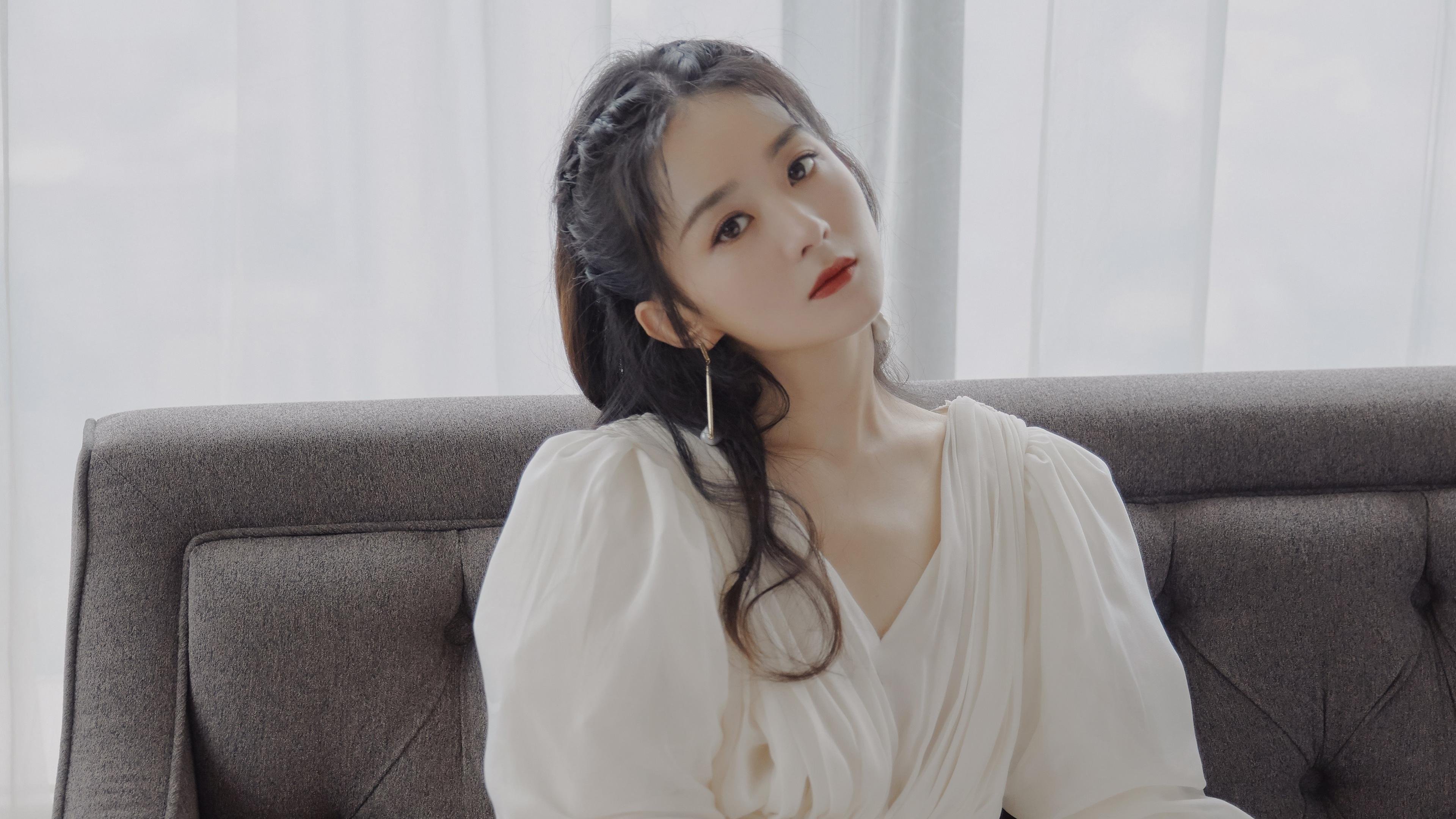 浙江雄狮前场逼抢频频奏效压制对手控球，浙江雄狮服务队