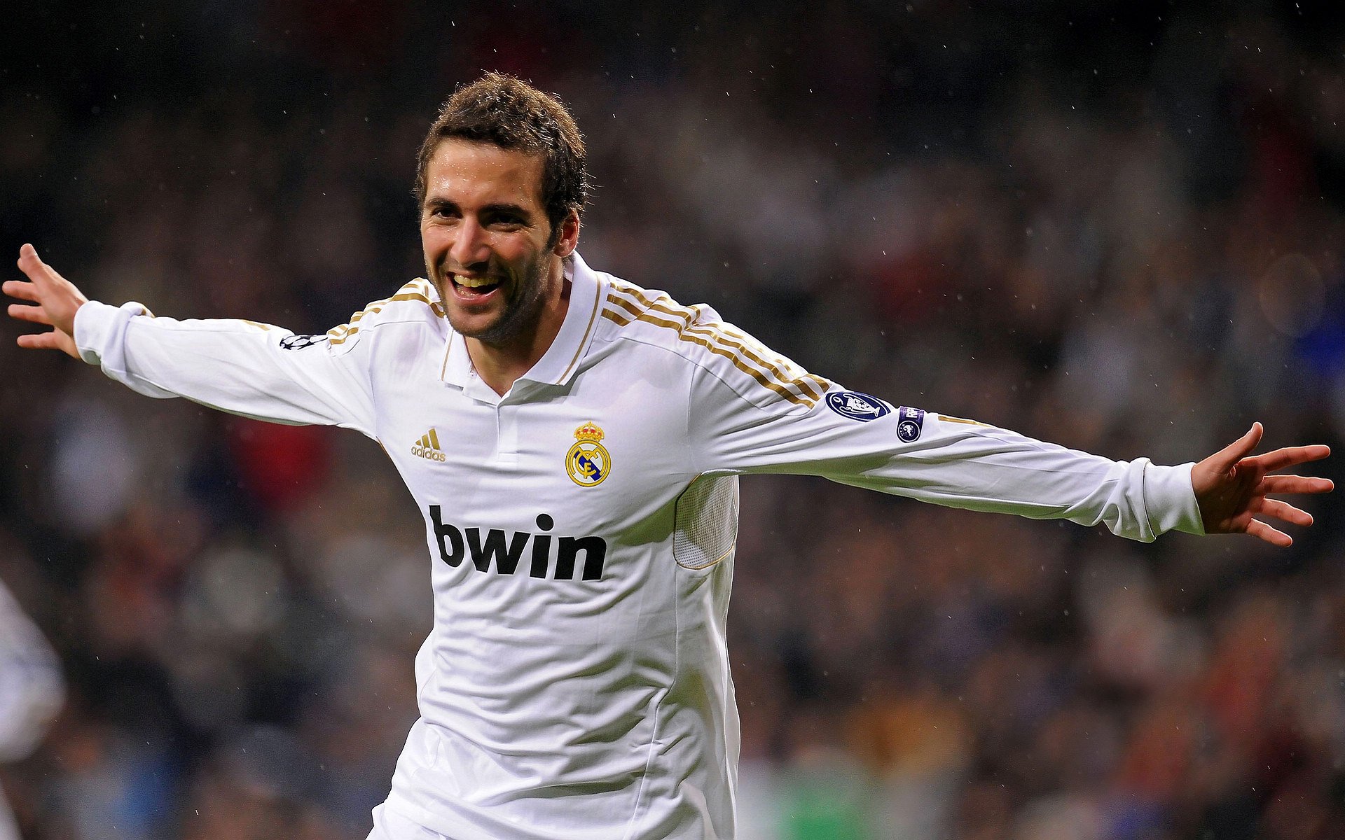 中国足球绿色场馆名片再升级,走在行业前列,绿色的足球队